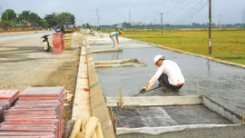 Chủ đầu tư không được đưa ra yêu cầu hợp đồng tương tự đối với hạng mục trong trường hợp gói thầu chỉ gồm công trình hoặc cả công trình và hạng mục theo quy định của pháp luật về xây dựng. Ảnh minh họa: Nhã Chi
