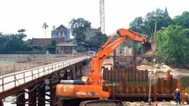 Những gói thầu dở dang khiến tiến độ dự án bị kéo dài, gây lãng phí nguồn lực xã hội, làm suy giảm hiệu quả sử dụng dòng vốn đầu tư công. Ảnh minh họa: Tiên Giang
