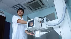 Thị trường thiết bị y tế mang tính đặc thù cao bởi sự phụ thuộc gần như tuyệt đối của nhà thầu vào nhà sản xuất hoặc các nhà phân phối độc quyền. Ảnh minh họa: Nhã Chi