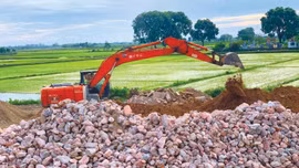 Nhiều gói thầu xây lắp có sự cạnh tranh trong đấu thầu nhưng phải hủy thầu vì không có nhà thầu đáp ứng yêu cầu về kỹ thuật. Ảnh: Nhã Chi