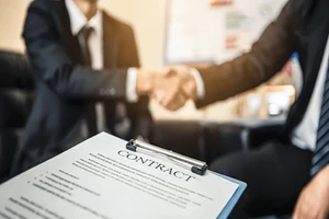 Khi nào nhà thầu được thay nhân sự chủ chốt?