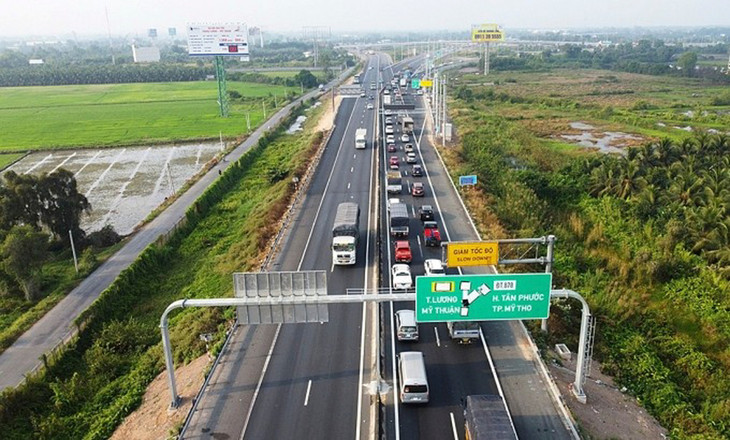 Cao tốc Trung Lương - Mỹ Thuận đoạn gần nút giao Thân Cửu Nghĩa 04-3.jpg