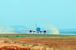 Ngày 15/12, một chuyến bay kỹ thuật đã được tổ chức nhằm kiểm tra, đánh giá toàn diện các điều kiện của sân bay Long Thành