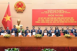 Phó Thủ tướng Bùi Thanh Sơn dự Lễ ký Quy chế phối hợp giữa Ban Chỉ đạo chống buôn lậu, gian lận thương mại và hàng giả giữa TP. Hà Nội và 10 địa phương miền Bắc - Ảnh: VGP/Hải Minh