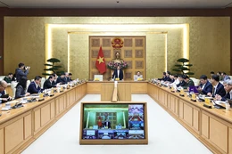 Thủ tướng Chính phủ Phạm Minh Chính chủ trì họp với các bộ, ngành, cơ quan Trung ương, trực tuyến với các địa phương về tình hình thực hiện "Chiến dịch Quang Trung" - Ảnh: VGP/Nhật Bắc