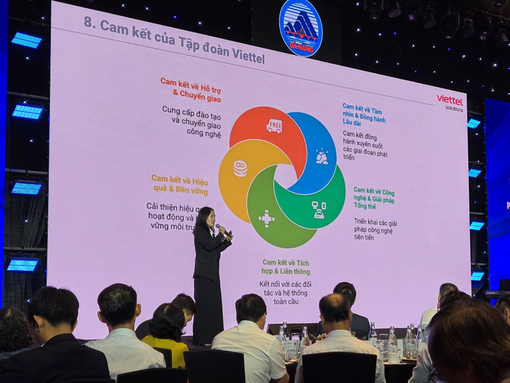 dai-dien-doanh-nghiep-vietel-chia-se-ve-mo-hinh-quan-ly-thong-minh-doi-voi-khu-tmtd.jpg
