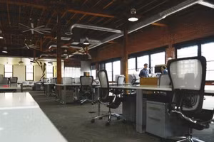 Điểm tin kế hoạch lựa chọn nhà thầu một số gói thầu lớn ngày 13/4/2026