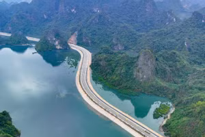 Quảng Ninh tìm nhà thầu làm đường bao biển kéo dài hơn 500 tỷ đồng