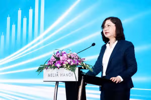 Chủ tịch Ủy ban Chứng khoán Nhà nước Vũ Thị Chân Phương phát biểu tại Hội nghị