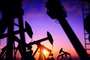 OPEC+ tiếp tục tăng sản lượng dầu khi eo biển Hormuz dần thông suốt
