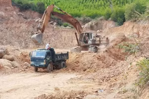 Nhà nước cần chuẩn bị sẵn mỏ vật liệu sạch để giao cùng gói thầu cho nhà thầu