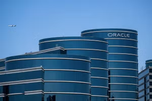 Làn sóng AI càn quét: Oracle âm thầm cắt giảm hơn 21.000 nhân sự