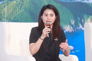 Bà Hoàng Thu Hằng - Phó cục trưởng Cục Quản lý nhà và thị trường bất động sản thuộc Bộ Xây dựng