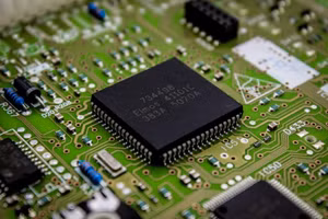 Apple lên kế hoạch chi 30 tỷ USD mua chip Broadcom