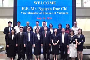 Đoàn công tác của Bộ Tài chính do Thứ trưởng Nguyễn Đức Chi làm trưởng đoàn đã làm việc với Cơ quan Dịch vụ Tài chính Nhật Bản (JFSA) và Ủy ban Chứng khoán và Giám sát Giao dịch Nhật Bản (SESC)
