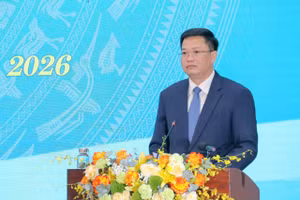 Tân Chủ tịch UBND Quảng Ngãi Nguyễn Đức Tâm phát biểu tại Kỳ họp