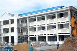 Hà Tĩnh: Công ty CP Thi công cơ giới xây lắp trúng “cú đúp” xây trường nội trú liên cấp