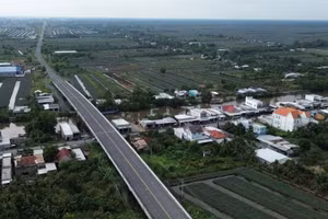 Mở gói thầu 334 tỷ đồng thuộc Dự án Đường phát triển vùng Đồng Tháp Mười (giai đoạn 1)