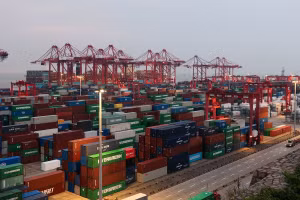 Reuters: Xuất khẩu của Trung Quốc có dấu hiệu "hạ nhiệt"