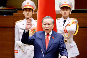 Tổng Bí thư, Chủ tịch nước Tô Lâm tuyên thệ - Ảnh: VGP/Nhật Bắc