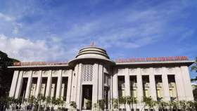 Các ngân hàng thương mại phải chủ động theo dõi, đánh giá và kiểm soát chênh lệch về quy mô, kỳ hạn giữa nguồn vốn huy động và việc sử dụng vốn