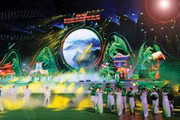 Chương trình Khai mạc Mùa du lịch Thái Nguyên “Hồ trên núi - Trà trong mây” năm 2026 diễn ra vào tối 15/5/2026 tại Quảng trường Võ Nguyên Giáp. Ảnh: Tuấn Anh