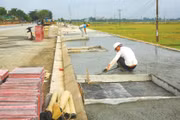 Chủ đầu tư không được đưa ra yêu cầu hợp đồng tương tự đối với hạng mục trong trường hợp gói thầu chỉ gồm công trình hoặc cả công trình và hạng mục theo quy định của pháp luật về xây dựng. Ảnh minh họa: Nhã Chi