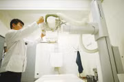 Ba gói thầu mua sắm thiết bị y tế tại TP.HCM đang trong quá trình đánh giá hồ sơ dự thầu. Ảnh: Nhã Chi