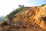 Nhiều địa phương từng phải hủy kết quả trúng đấu giá quyền khai thác khoáng sản do doanh nghiệp trúng đấu giá không thể thỏa thuận đền bù đất. Ảnh: Nhật Minh