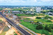 Nguồn vốn thực hiện các dự án xây dựng hạ tầng khu đấu giá đất thường là tiền thu từ đấu giá đất hoặc từ nguồn ngân sách địa phương. Ảnh: Lê Tiên