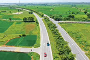 Công khai đăng tải các thông tin về dự án, vị trí, diện tích của quỹ đất thanh toán cho nhà đầu tư là cần thiết nhằm tăng cường giám sát việc thực hiện dự án BT, tránh thất thoát tài sản nhà nước và hạn chế lợi ích nhóm. Ảnh: Lê Khôi