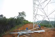 Nhiều dự án lưới điện gặp vướng mắc liên quan đến mặt bằng, điều kiện triển khai. Ảnh minh họa: Lê Tiên
