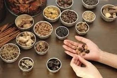 Đề xuất loại 653 thuốc y học cổ truyền ra khỏi Danh mục thuốc bảo hiểm y tế