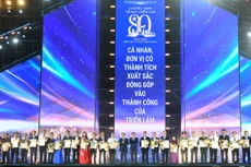 Thủ tướng Chính phủ đã tặng Bằng khen cho 36 tập thể và cá nhân có thành tích xuất sắc tại Triển lãm A80