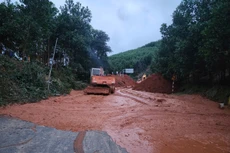 Bộ Xây dựng yêu cầu Cục Kinh tế - Quản lý đầu tư xây dựng chỉ đạo các Ban Quản lý dự án, chủ đầu tư, nhà thầu thi công, các đơn vị liên quan triển khai các giải pháp bảo đảm an toàn thi công công trình xây dựng và phòng chống sạt lở trong mùa mưa lũ ảnh: Cục Đường bộ Việt Nam cung cấp