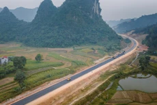 Một đoạn tuyến trên cao tốc Đồng Đăng - Trà Lĩnh do Tập đoàn Đèo Cả thi công