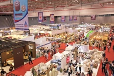 Hội chợ mùa Thu năm 2025 dự kiến diễn ra từ 20/10 - 5/11 tại Trung tâm Triển lãm Việt Nam nhằm thúc đẩy phát triển thị trường trong nước, kích cầu tiêu dùng, kết nối cung cầu, kết nối các chuỗi cung ứng, góp phần thực hiện mục tiêu tăng trưởng kinh tế năm 2025 đạt trên 8% - Ảnh minh họa