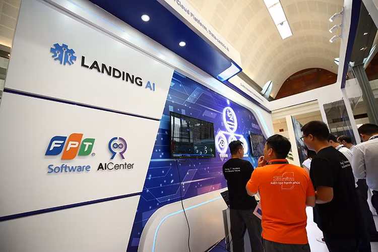 FPT và Landing AI cam kết phát triển AI trong 2 lĩnh vực công nghệ và giáo dục. Ảnh Lê Tiên
