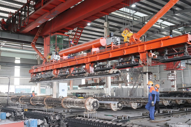 Một nhà máy sản xuất thiết bị thi công công trình của Công ty CP Đầu tư và Xây lắp Trường Sơn