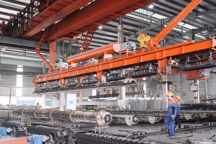 Một nhà máy sản xuất thiết bị thi công công trình của Công ty CP Đầu tư và Xây lắp Trường Sơn