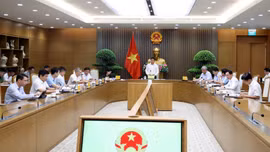 Phó Thủ tướng Nguyễn Văn Thắng chủ trì cuộc họp về phương án chấm điểm KPI các bộ, ngành, địa phương về thực hiện giải ngân vốn đầu tư công - Ảnh: VGP/Đức Tuân
