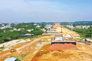 Các dự án PPP giao thông áp dụng cơ chế chia sẻ rủi ro về doanh thu làm tăng tính hấp dẫn, giúp nhà đầu tư yên tâm bỏ vốn đầu tư. Ảnh: Lê Gia Khoa