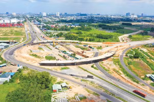 Sau 7 tháng đầu năm, cả nước giải ngân được 425.312 tỷ đồng vốn đầu tư công, đạt 41,9% kế hoạch Thủ tướng Chính phủ giao, tăng 3,6 điểm phần trăm so với cùng kỳ năm 2025. Ảnh: Lê Tiên