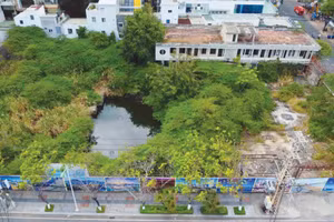 Khu đất 48 - 48A Trần Phú, trung tâm bờ biển Nha Trang, đã có nhà đầu tư trúng đấu giá thực hiện dự án thương mại, dịch vụ du lịch. Ảnh: Hữu Long