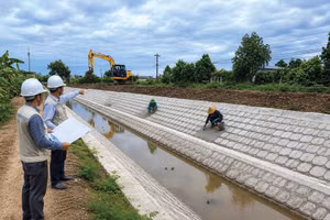 Nhiều dự án lớn đã được phân cấp mạnh cho chủ đầu tư cấp xã thực hiện, trong khi năng lực cán bộ ở cấp xã còn hạn chế. Ảnh minh họa: Chiến Khôi