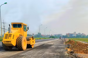 Tại một số gói thầu xây lắp, việc đánh giá chi tiết nhân sự, thiết bị được thực hiện tại bước đánh giá năng lực, kinh nghiệm. Ảnh: Nhã Chi