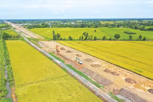 Tuyến cao tốc Châu Đốc - Cần Thơ - Sóc Trăng mở hướng ra biển cho Đồng bằng sông Cửu Long. Ảnh: Song Lê