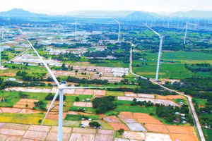 Việt Nam đang đứng trước cơ hội lớn để thu hút dòng vốn đầu tư vào lĩnh vực năng lượng, đặc biệt là năng lượng tái tạo. Ảnh: Gia Khoa