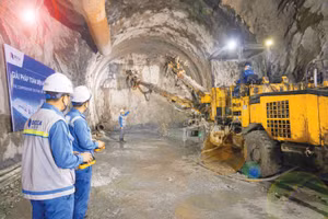 Dự thảo thông tư cho phép sử dụng định mức của nước ngoài đối với các công tác xây dựng sử dụng công nghệ, thiết bị, biện pháp thi công mới, chưa phổ biến ở Việt Nam. Ảnh: Gia Khoa