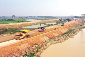 Điểm tin kế hoạch lựa chọn nhà thầu một số gói thầu lớn ngày 17/3/2026